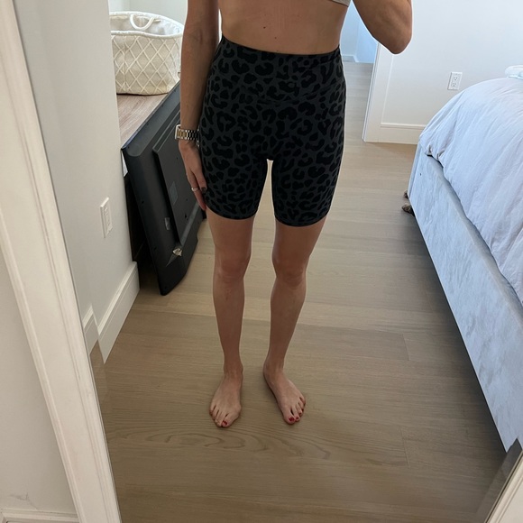 Vitality Leopard Biker Shorts - Picture 5 of 6